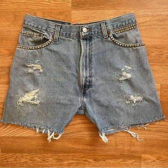 VINTAGE LEVI’S Cut Off Distressed Studded Denim Shorts Reworked Sz 30 - Picture 1 of 6